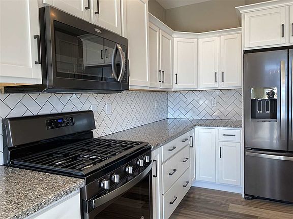 3rd image of 1375 E Tartan Dr