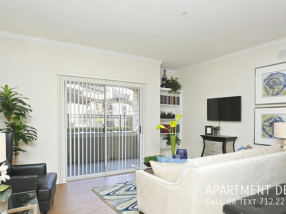 5th image of 2927 Briarpark Dr #2015
