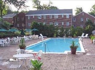 42 Nathan Hale Dr APT 59B, Huntington, NY 11743