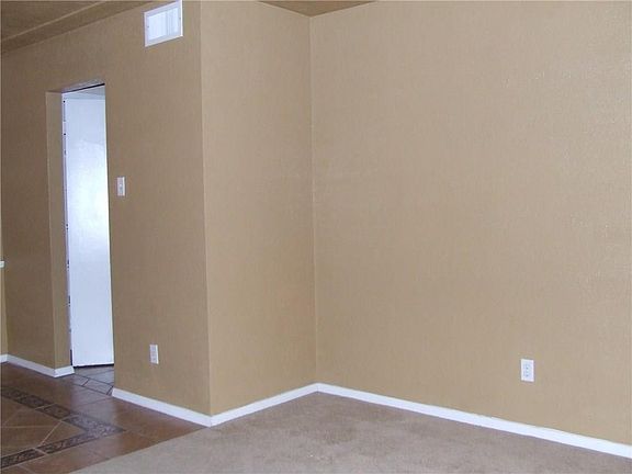 4th image of 10421 Kinross Ave