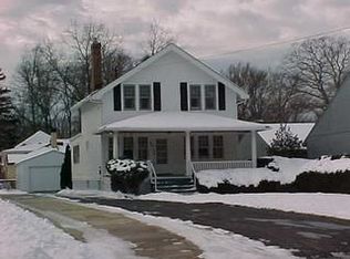 492 Forestview Rd, Bay Village, OH 44140