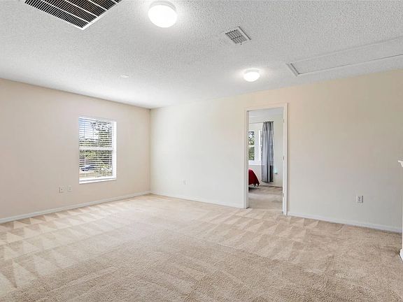 4th image of 4056 Meadowlark Dr #1