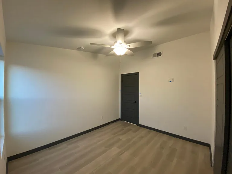 809 Hc Gilbert Minjares Dr #B — Photo 8