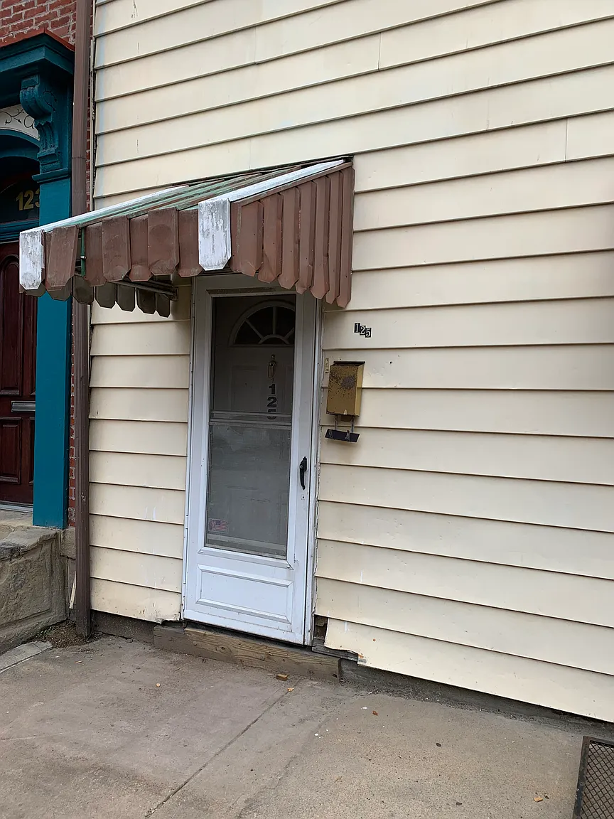 125 43rd St photo 1