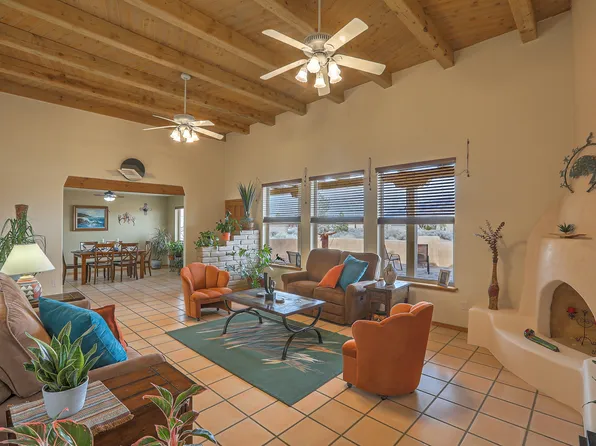 117 Veronica Ct, Corrales, NM 87048