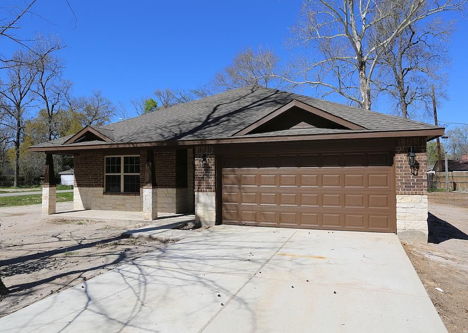 1st image of 803 Fall Creek Dr