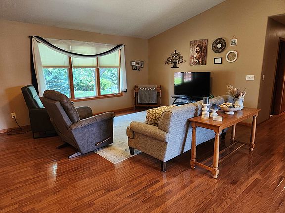 2nd image of 304 Donohoe Blvd
