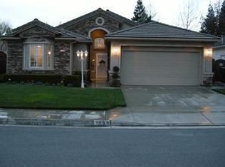 7596 N McCaffrey Ave, Fresno, CA 93722