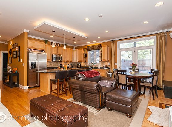 4th image of 1912 W Touhy Ave APT 1N