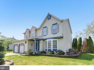 44 Hamilton Lakes Dr, Hamilton, NJ 08619