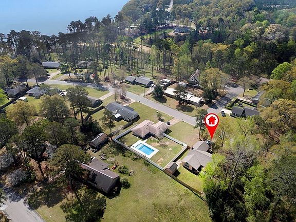 2nd image of 409 Inlet Rd