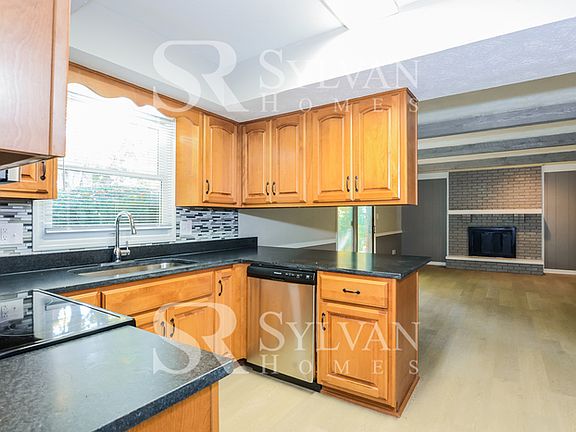 5th image of 1505 Chapman Dr