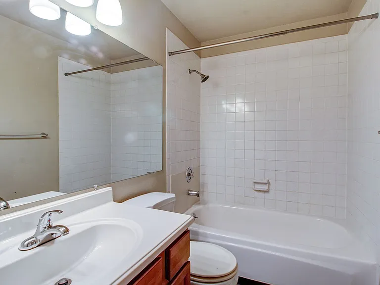Heather Ridge Apartments — Photo 66