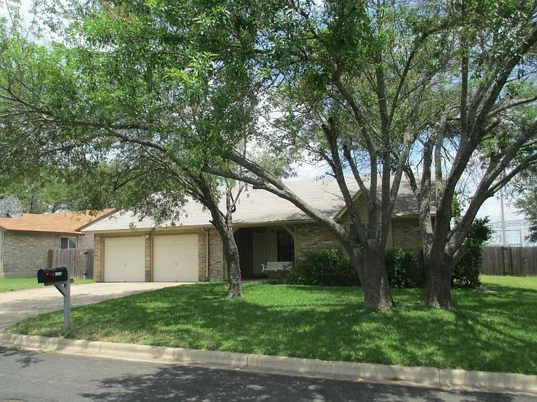 1214 Doonesbury Dr — Photo 26