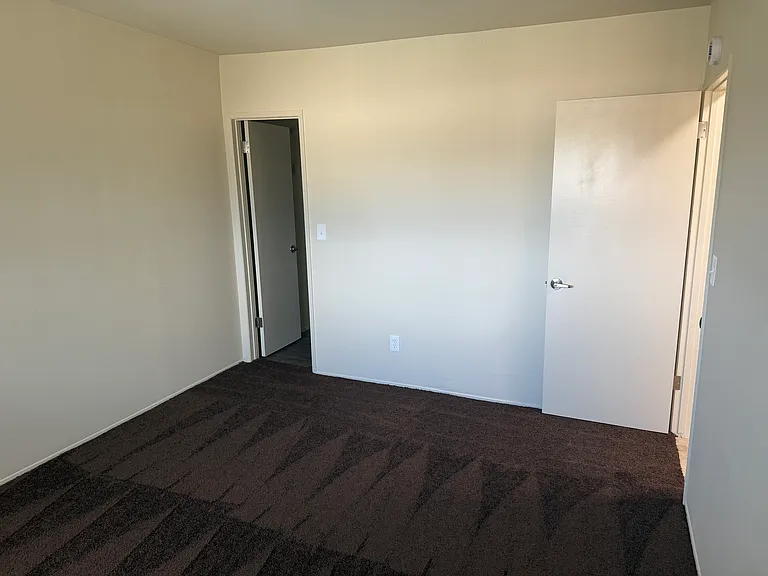 1540 E. Canfield Lane — Photo 8