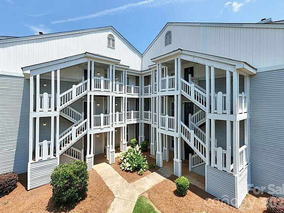 4th image of 11 Hamiltons Bay Ct #839