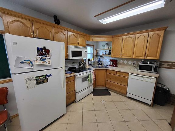 5th image of 2522 17th St SE