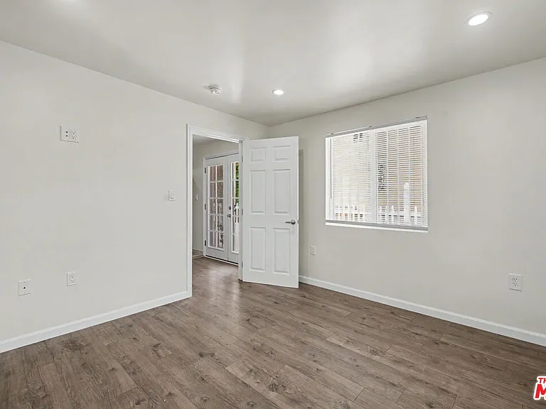 2153 Glendon Ave — Photo 11