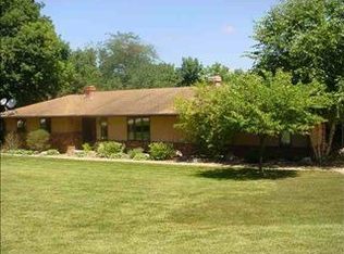 21 Lakewood Addition, Weldon, IL 61882