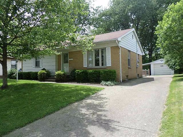 1st image of 1901 S Kenmore Dr