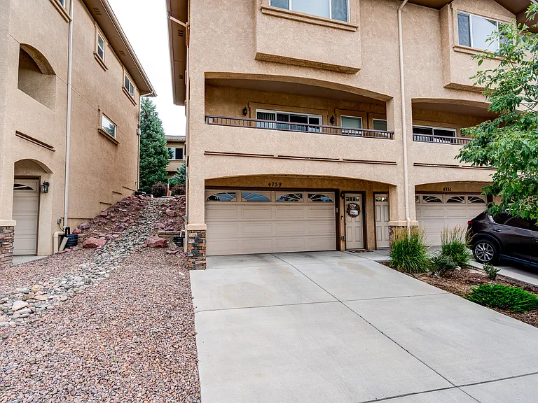 4759 Iron Horse Villas Point — Photo 3
