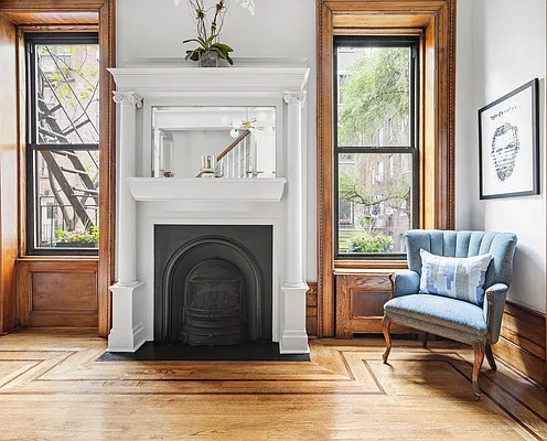 Sold by Compass | media 22