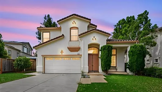 4 bed, 2624 sqft, $5,600 — Photo 1