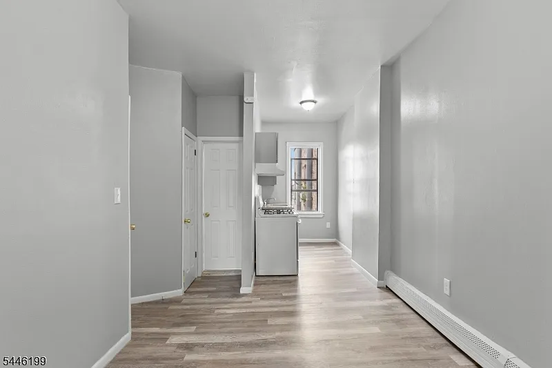 1 bed, 1.0 bath, 543 sqft, $1,950 — Photo 3