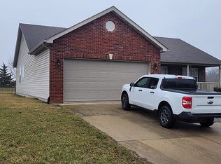 4820 Granite Dr, Smithton, IL