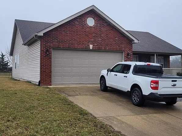 4820 Granite Dr, Smithton, IL 62285