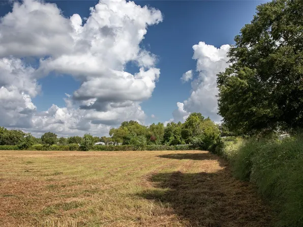 Red Fox Rd, Tomball, TX 77377