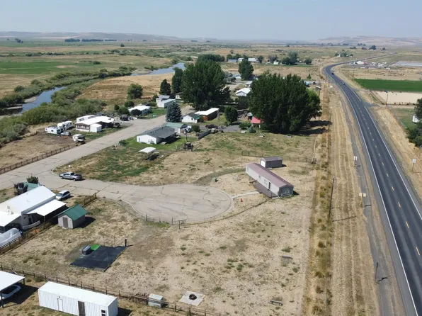 1303 Florence Dr, Jordan Valley, OR 97910