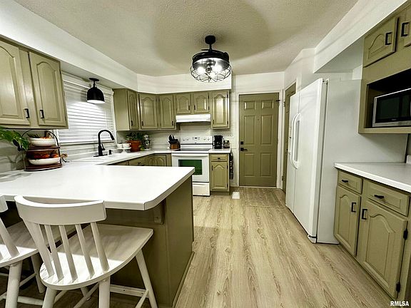 5th image of 13 Peachtree Pl