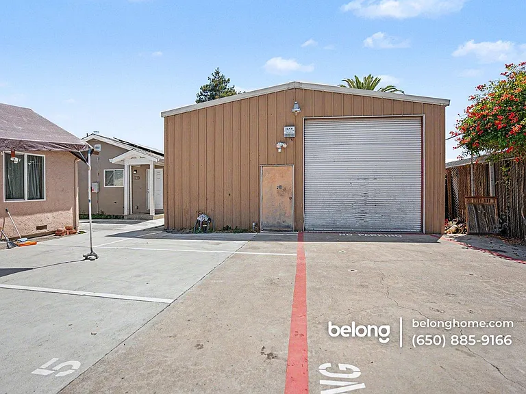 26792 Clarkford St — Photo 2