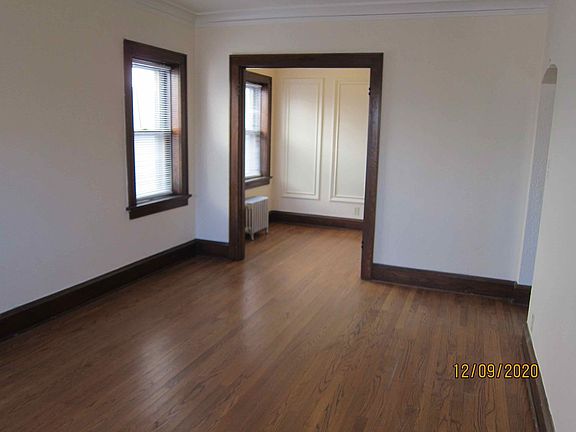 4th image of 3807 N Oakland Ave #8