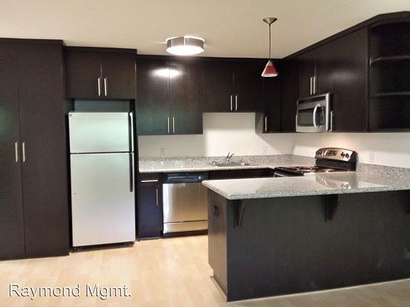 3rd image of 2501 H St APT 102