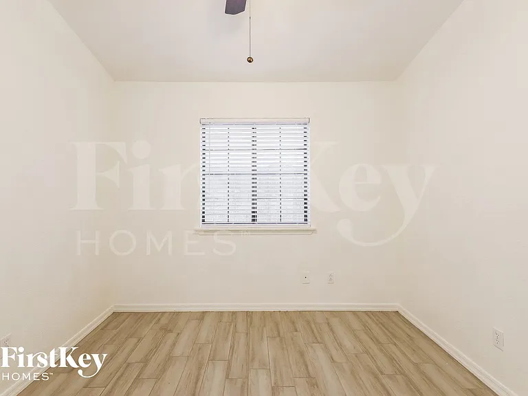 1622 E Villa Theresa Dr — Photo 12