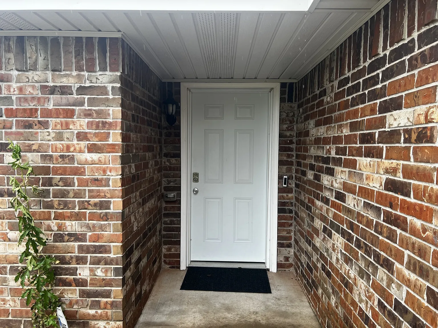 3 bed, 1218 sqft, $1,600 — Photo 2
