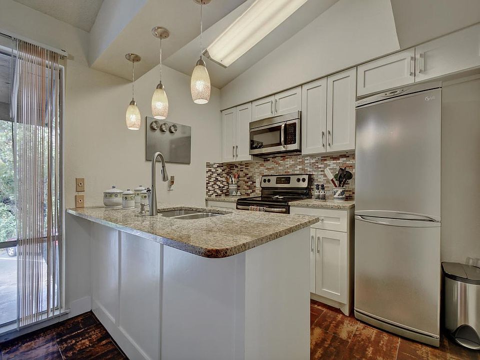 1st image of 1304 Mariposa Dr APT 216