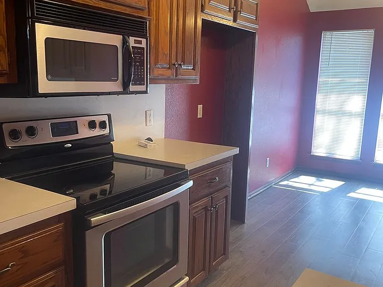 213 Pinafore Dr — Photo 8