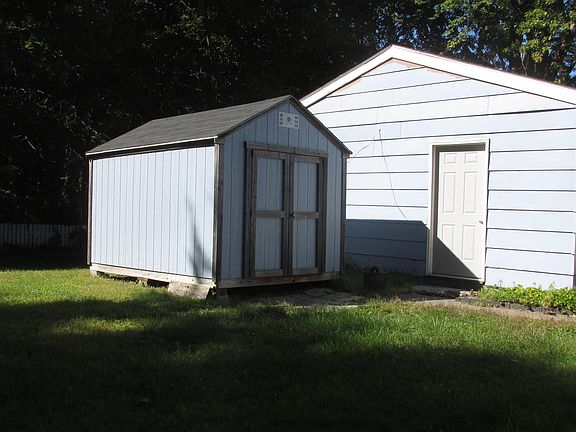 3rd image of 14 Davis Drive