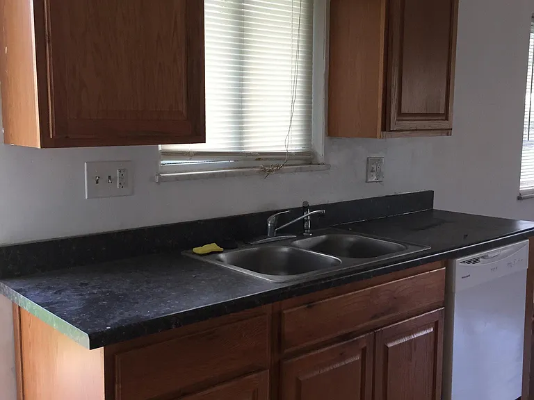 271 Bloomfield Blvd — Photo 5