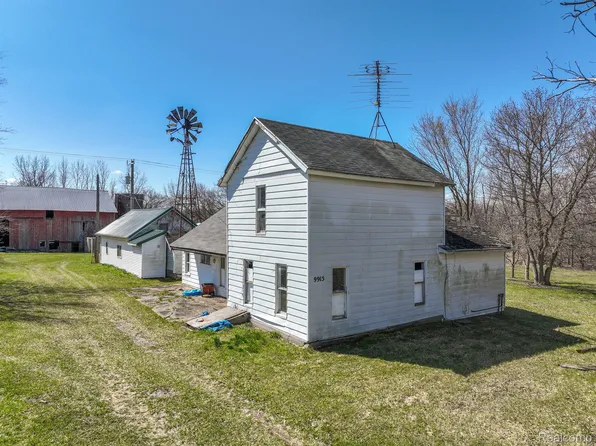 9915 Van Buren Rd, Fowlerville, MI 48836