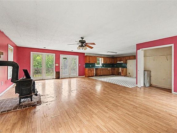4th image of 1059 Ben Anderson Rd