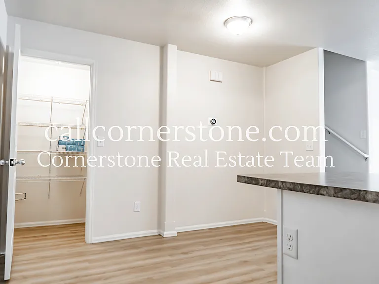 2138 Phillips Aly — Photo 6