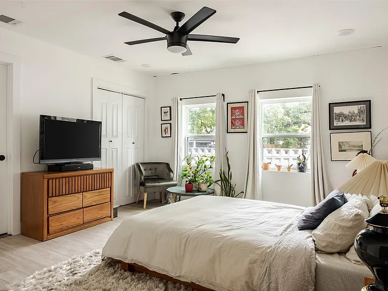 904 Acorn Oaks Dr — Photo 11