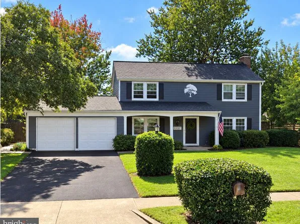 13217 Point Pleasant Dr, Fairfax, VA 22033