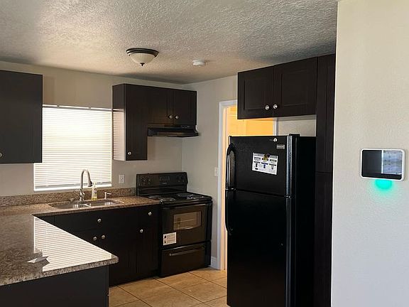 3rd image of 4003 Fawn Cir