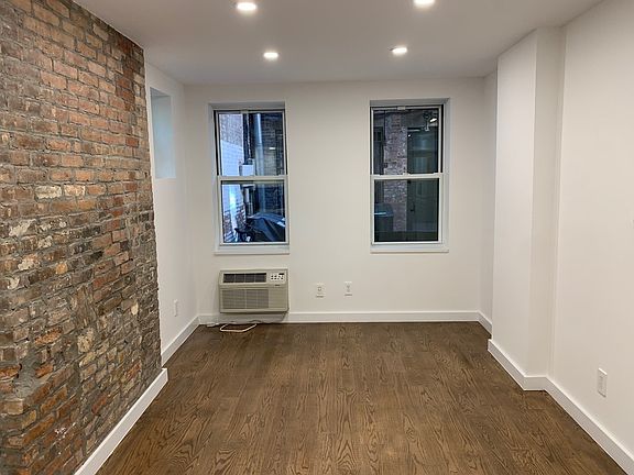 2nd image of 225 E 5th St APT 1AR