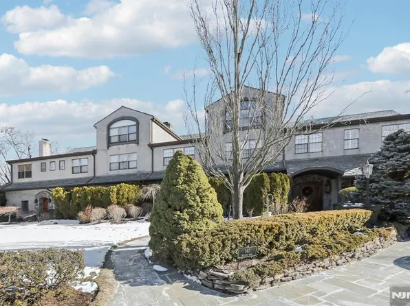 140 Bellair Rd, Ridgewood, NJ 07450